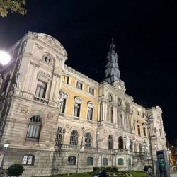 Slide 7: Bilbao City Hall